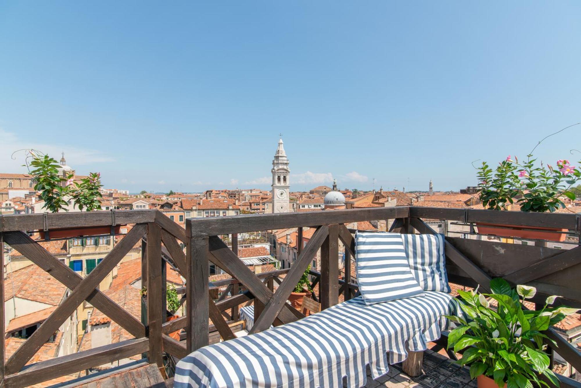 Penthouse With Rooftop Terrace And 360 Views Of - Venice5th Appartement